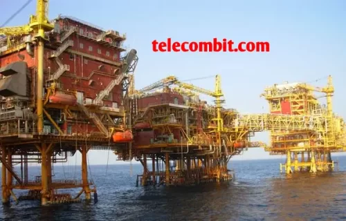 Where accomplishes oil and gas extraction carry residence?